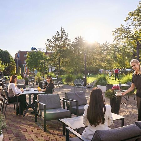 Novotel Wroclaw City Exterior photo