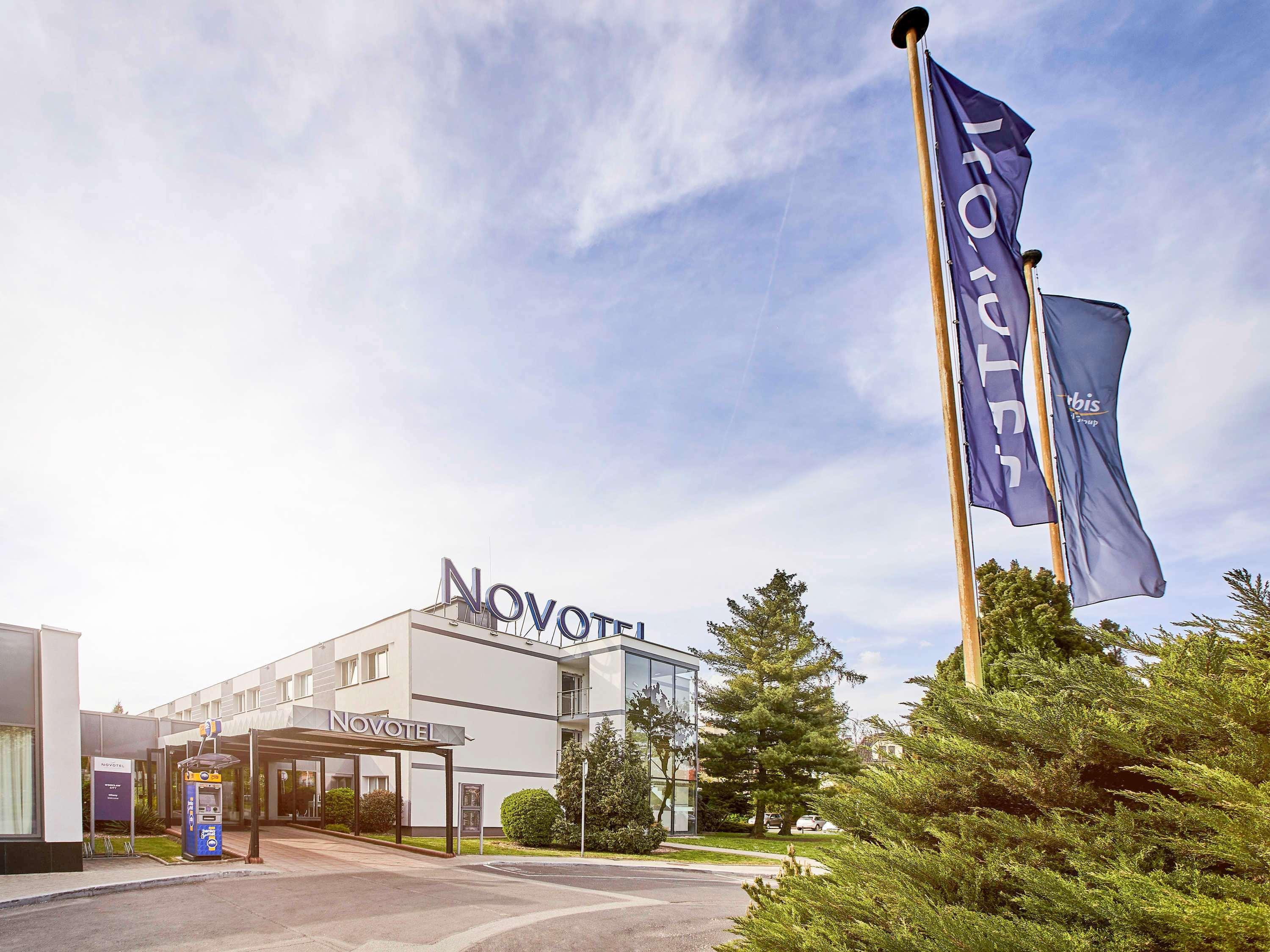 Novotel Wroclaw City Exterior photo
